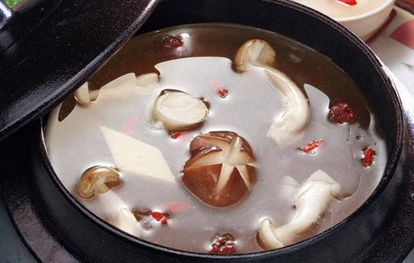 菌汤火锅汤底怎么做比较好吃?