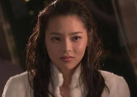 朴诗妍又出演了韩剧《我的女孩》,在里面饰演女二号金世萱,演艺之路