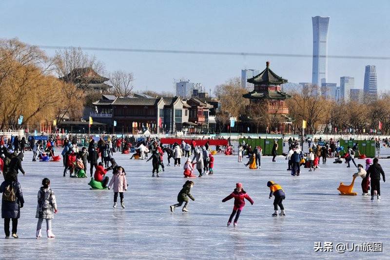 什刹海冰场今日关停!重温老北京人滑冰的热闹场面