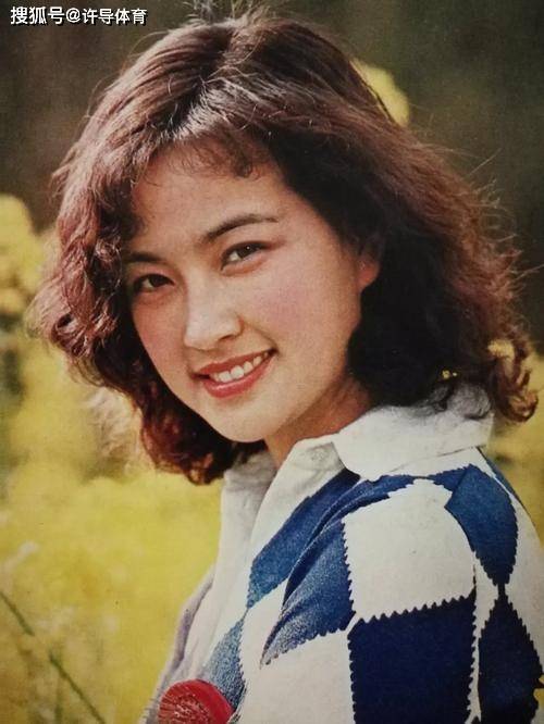 原创80年代内地十位绝色女星在那纯朴年代她们的回眸一笑百媚生