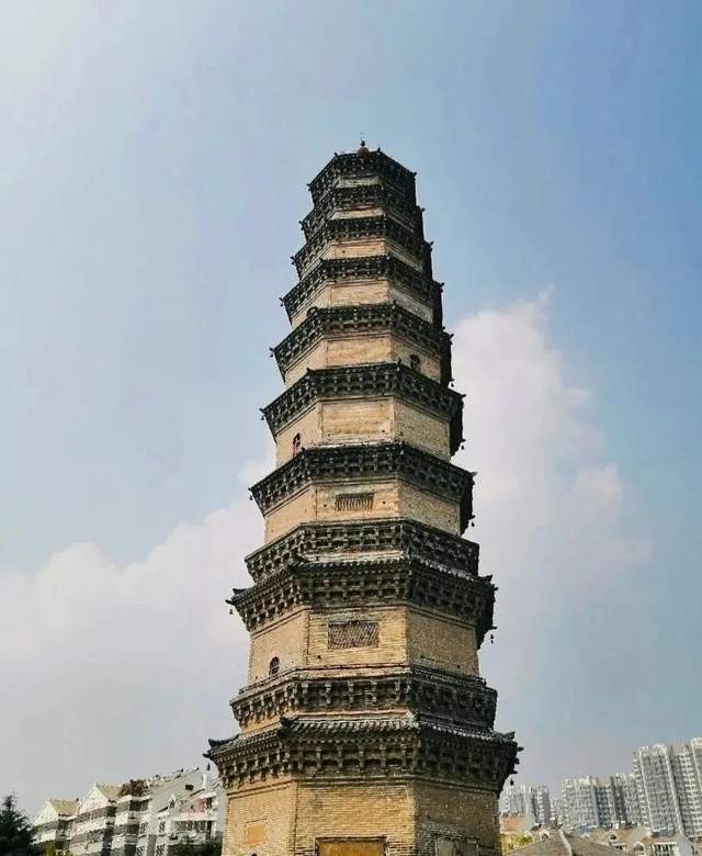 ▼ 滕州龙泉广场
