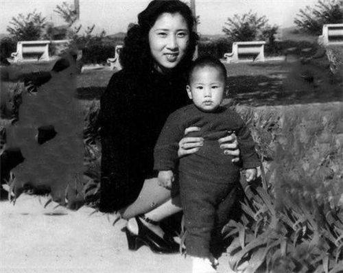 张灵甫战死后,19岁发妻移居美国,60年后再登孟良崮,写