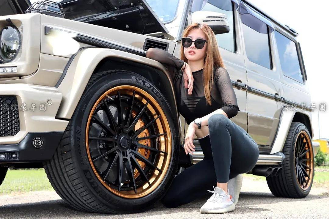 美女车主一手改装奔驰amg g63真实上演 美女与猛兽