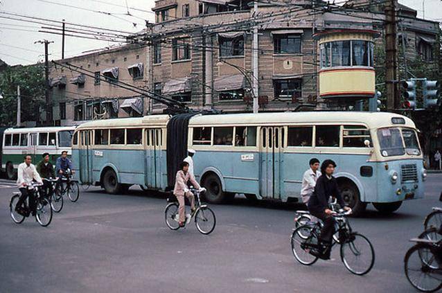 老照片:这是80年代的上海,这是记忆中老上海的样子