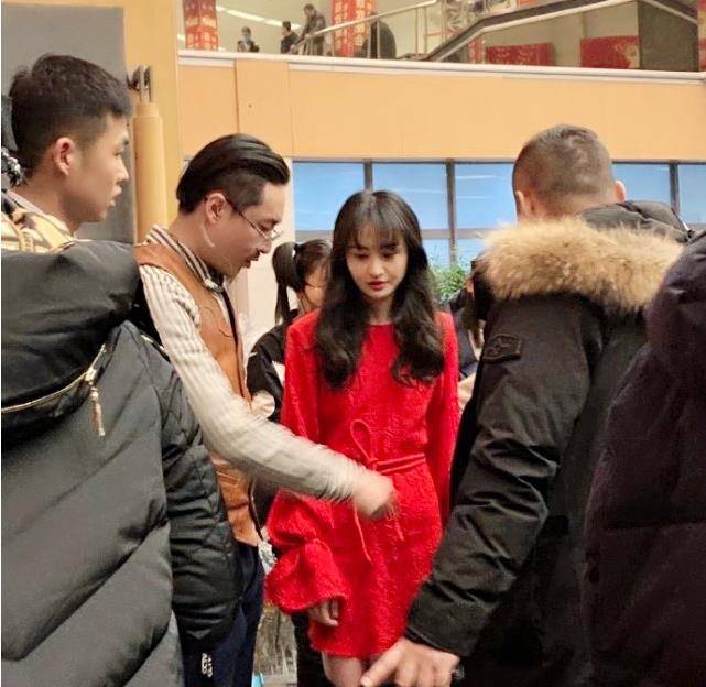 前经纪人张寒清为郑爽发声,熊本熊事件或许是冤枉,不少网友道歉