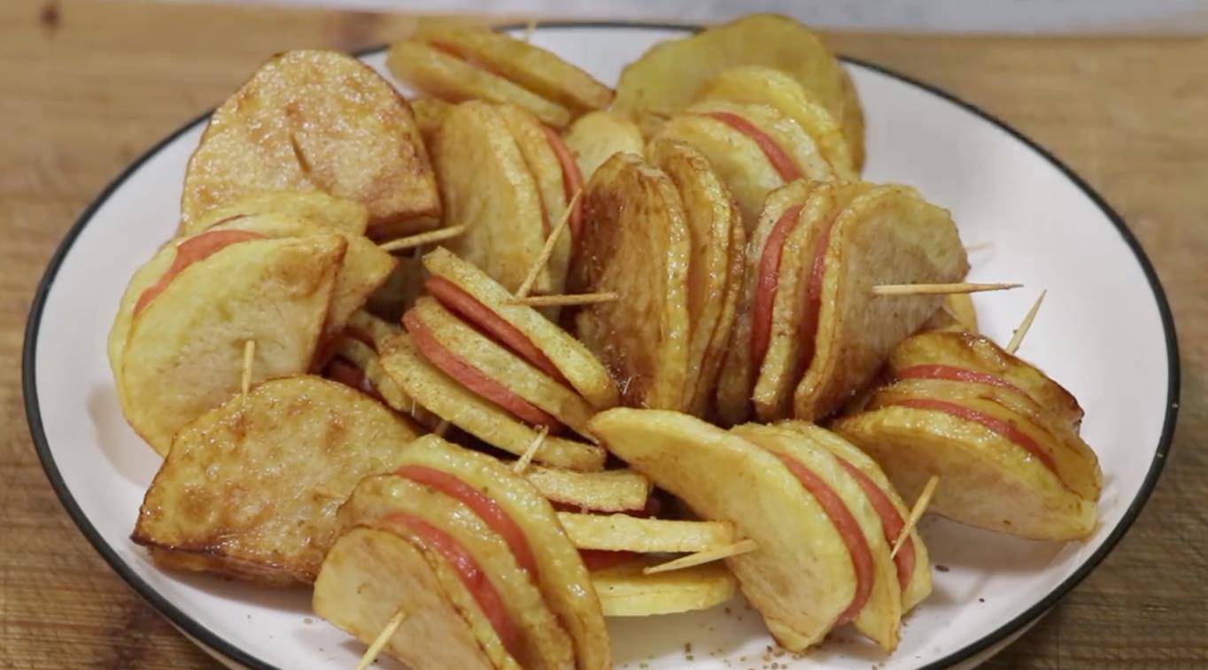 原创家里还剩2土豆,给孩子做个小零食吧,外酥里嫩,鲜香美味