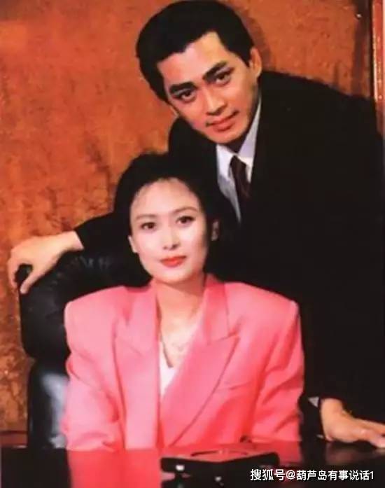 左翎,她是《情满珠江》中的梁淑珍,二婚与丈夫签协议