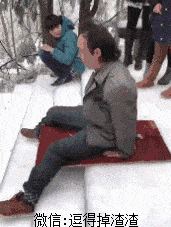 精选搞笑段子 1.下班回来,女友正躺在沙发上玩手机,饭也没做.