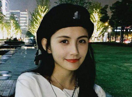 在底子不变的情况下,会有清纯小白花和欧美狂野风之分.