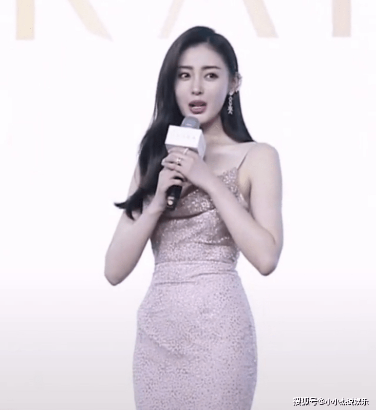 看到张天爱如此完美的身材曲线后,甚至还有网友坦言:张天爱这样的身材