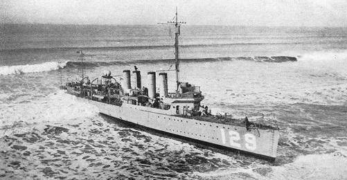 维克斯级驱逐舰:罕见的四烟囱舰,参与了一战二战两次世界大战