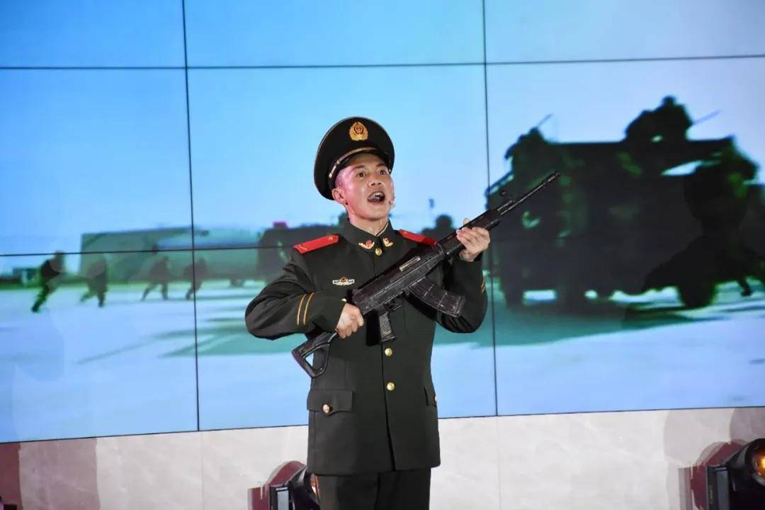 武警山西总队长治支队举办"带新促老"讲述会暨新春文艺晚会