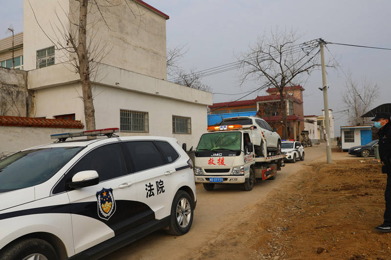 河南内乡法院:协助兄弟法院执行 成功扣押车辆