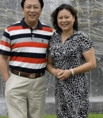 父亲唐国强三次逼迫离婚,母亲留遗书要求报仇,唐莉为何不照做