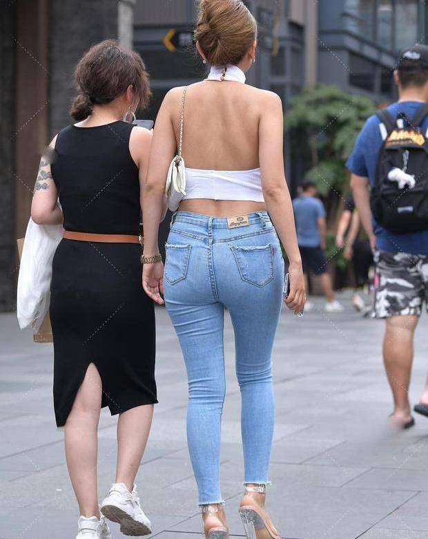 别人晒黑变丑,妻子故意晒八度,但越来越有女人味