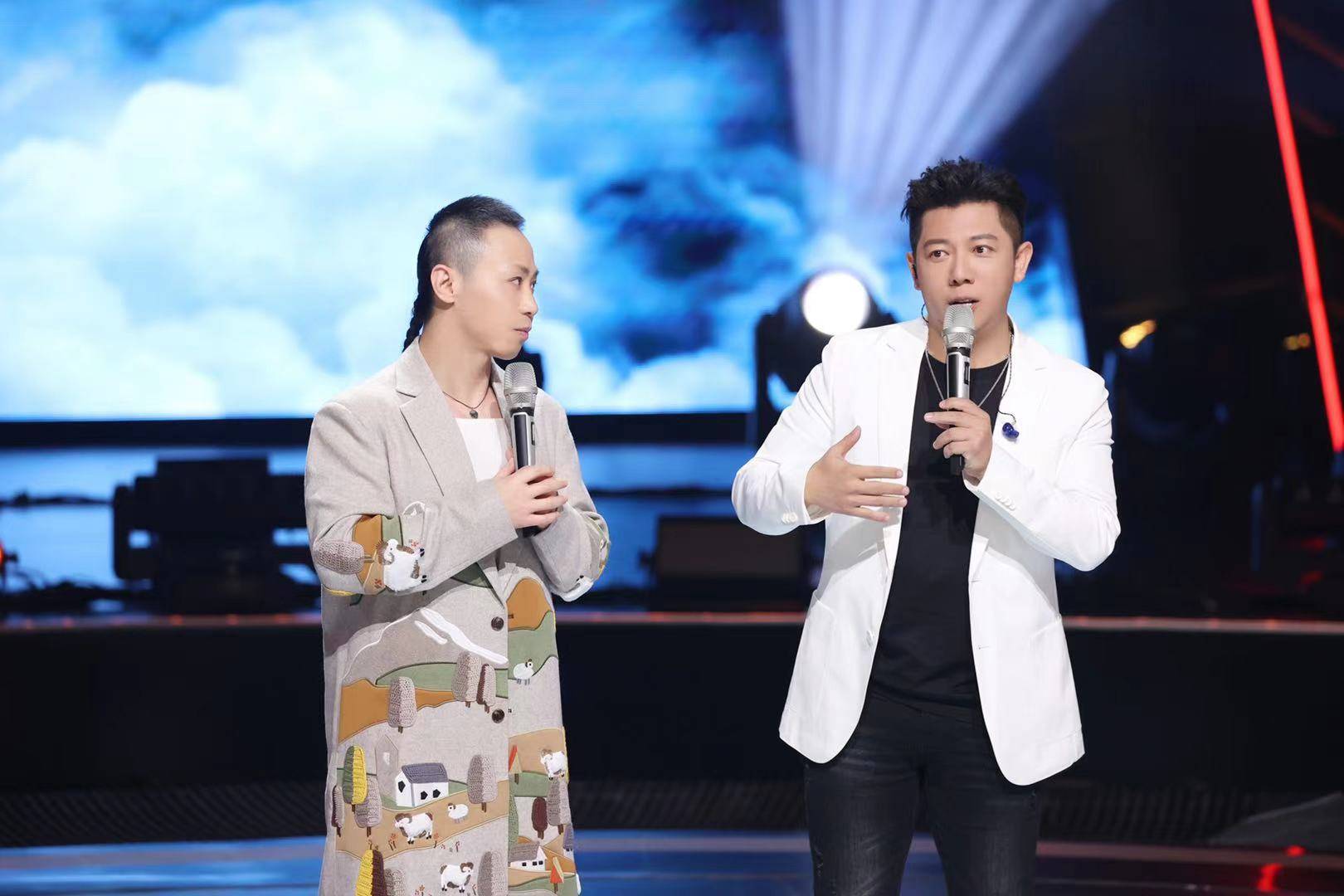 《天赐的声音》戴荃演绎经典《一生所爱》勾勒岁月经典新唱的余韵