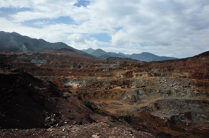 蒙古国最大中资多金属铅锌矿山采选生产规模3000吨日