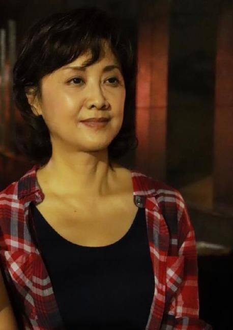 朱琳近照曝光,二婚丈夫被误会成唐僧徐少华,诗意生活不生孩子