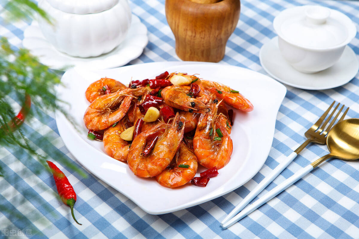 原创油焖香辣虾,鲜香开胃超下饭,营养丰富的家常菜,做法简单又美味