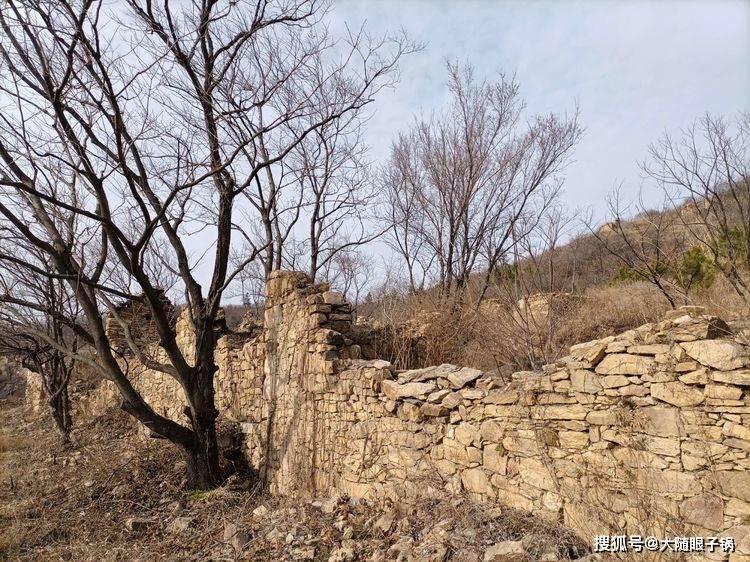 随县桐柏山太白顶风景区内的华中最大古山寨:田王寨