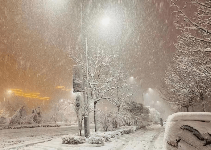 郑州出现雷打雪奇特的天气冬天下雪又打雷真的是多灾兆头吗