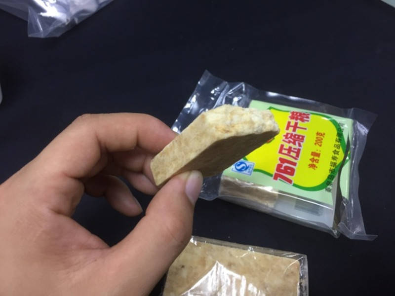 原创吃一块压缩饼干等于吃几碗饭?小伙子拿来做实验,结果愣住了