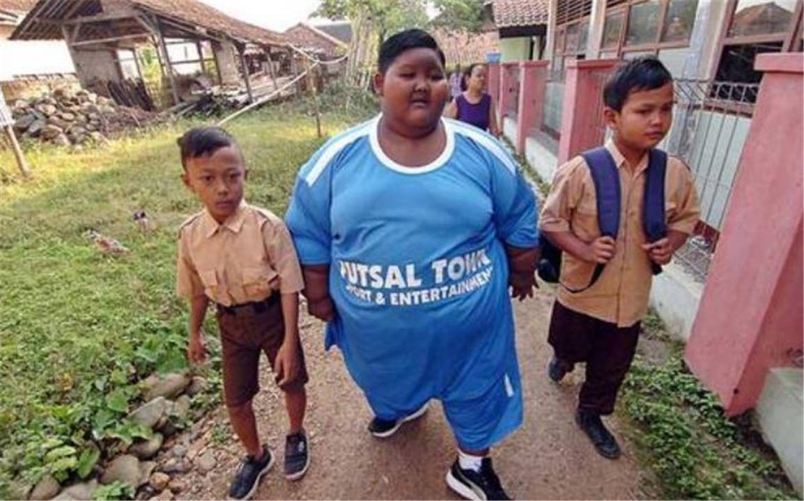 记得"世界最胖小孩"吗?十岁前383斤,如今减肥成"男神"