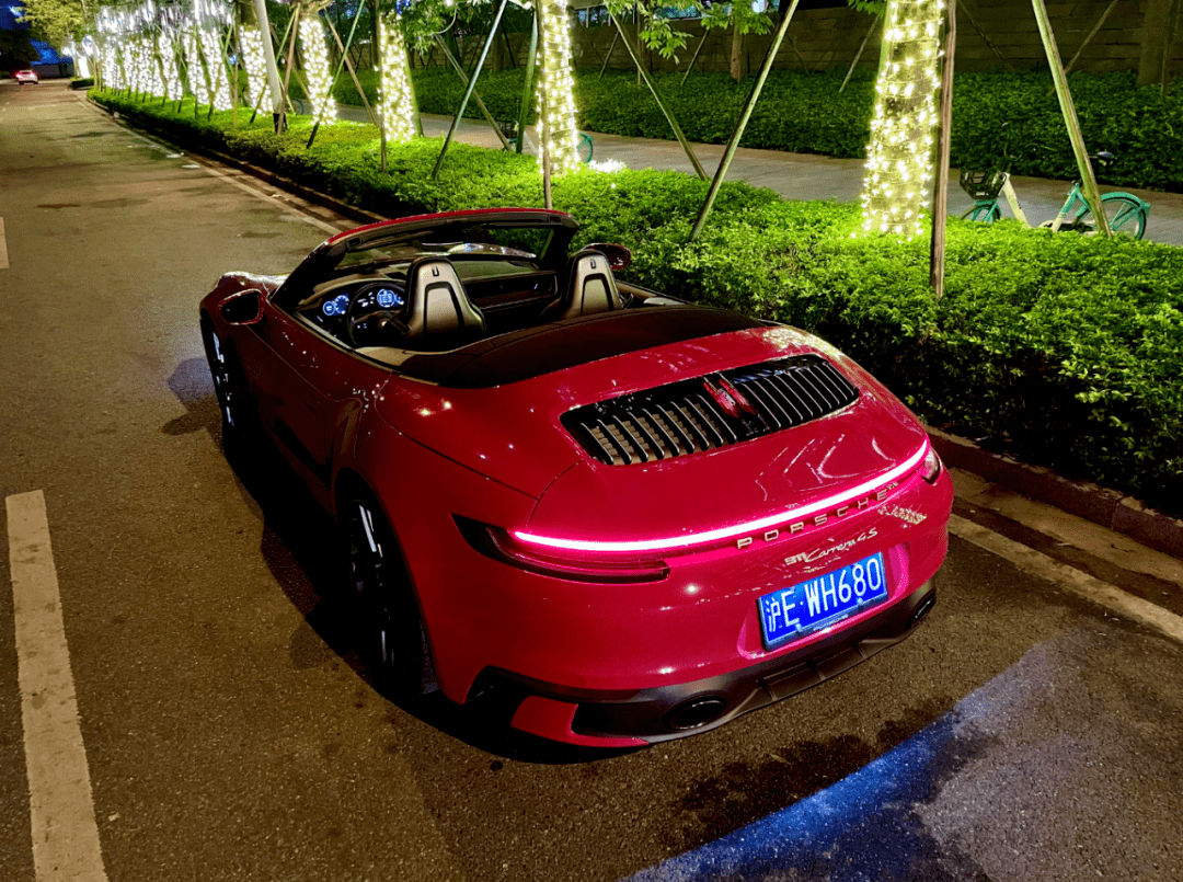 夏日在骚动保时捷为你备好了全新911cabriolet