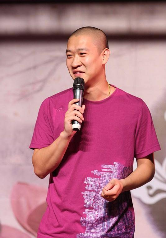 网传2021年3月5日凌晨02:22,著名相声演员曹云金微博发表长文,随后秒