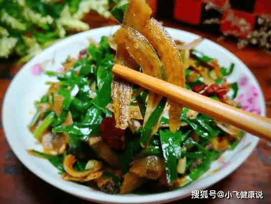 韭菜炒鱼干