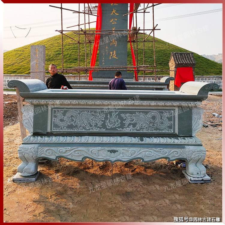 坟墓青石香炉图片 墓地用石头香炉长方形款式