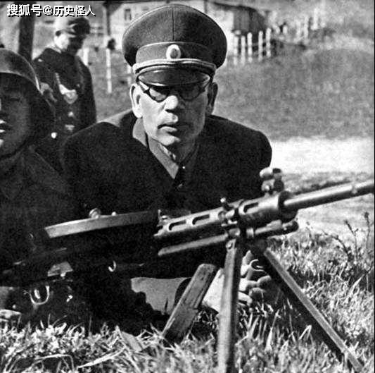 以f22加农炮为例,德军也大量交给罗马尼亚和芬兰军队.