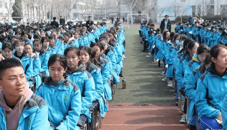 滕州北辛中学学院路校区开学典礼暨文明行为规范养成强化月动员大会