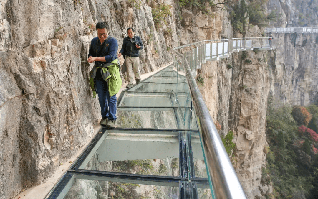 春暖花开我要带你去济南青铜山大峡谷踏青