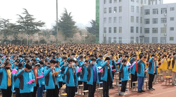滕州北辛中学学院路校区开学典礼暨文明行为规范养成强化月动员大会