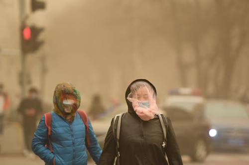 沙尘暴天气,老年人,孕妇,过敏人等如何保护自己?有4条锦囊_人群