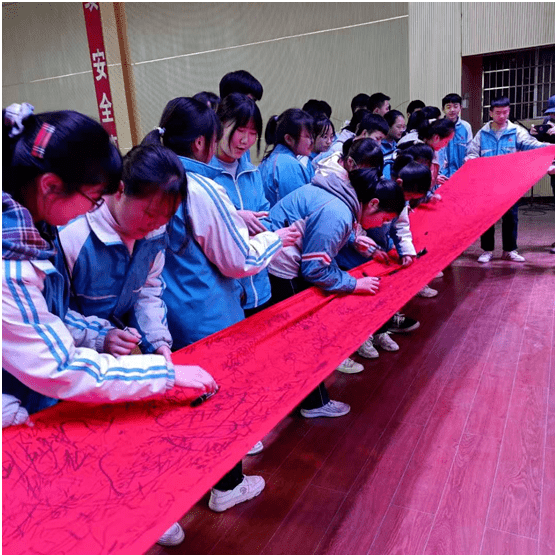 花垣县民族中学中考誓师会,掷地有声!