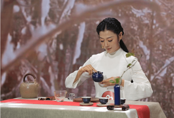 衔枚疾走善善从长英德红茶第四季最美茶艺师半决赛迎光前行