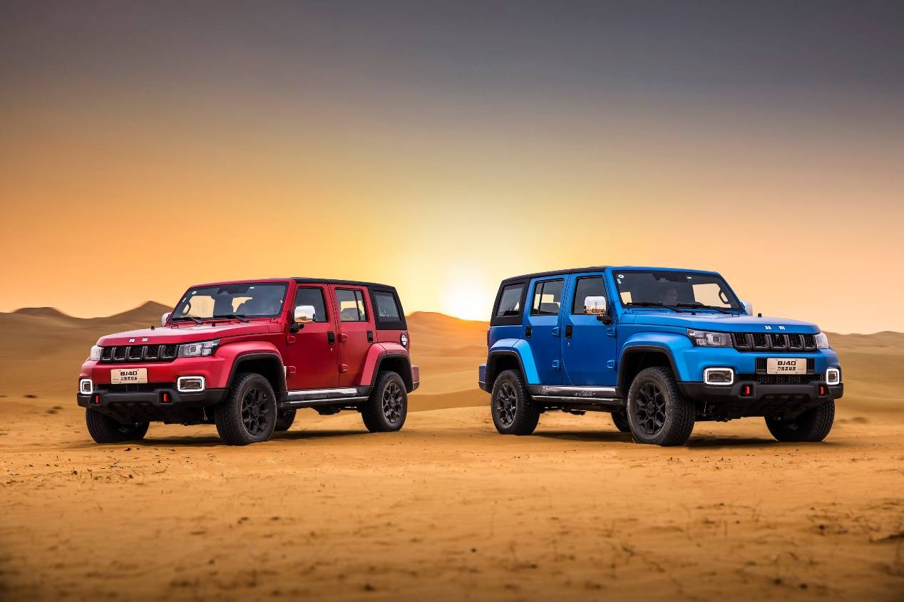 bj40刀锋英雄版正式上市 红蓝cp挑战越野极限