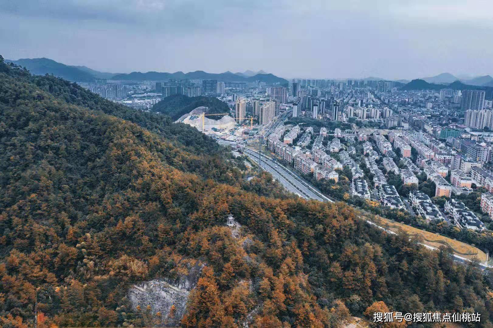 临近亚运会临安分会场——锦南新城文体会展中心,一线玲珑山风景区