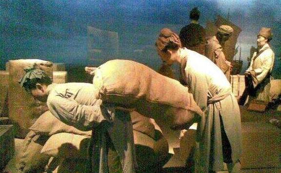 史上最慷慨之人,曹操向他借首级一用,此人二话不说立马献上