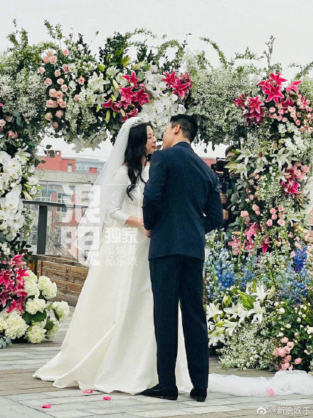 原创朱珠和圈外老公北京办婚礼 婚礼现场曝光温馨浪漫