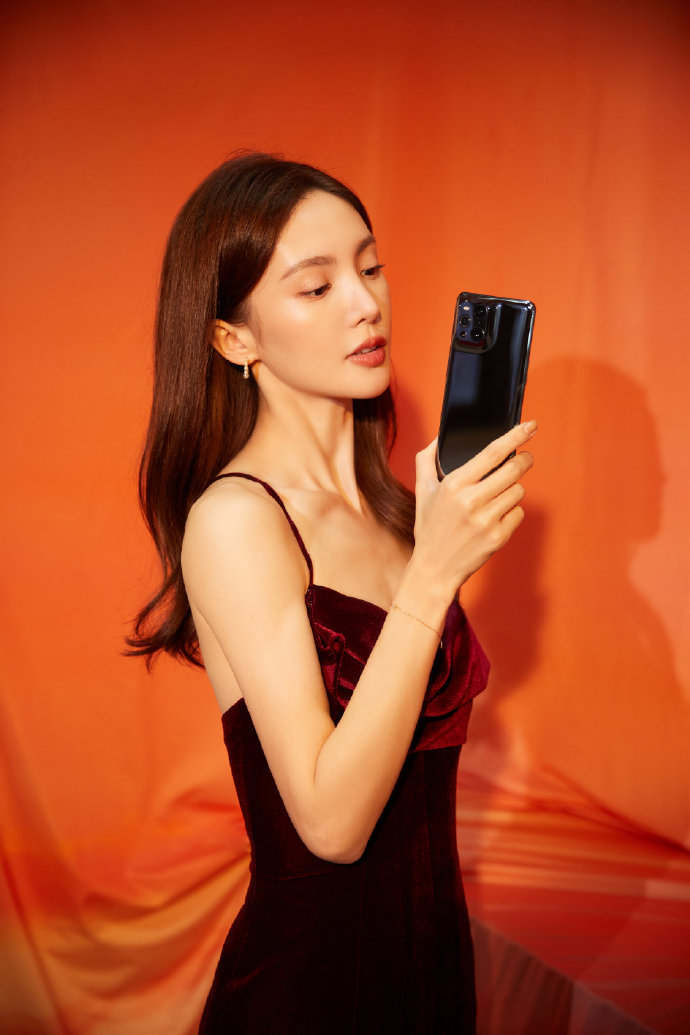 就比如倪妮,上手oppo find x3真的太有气质了,而且用oppo find x3的