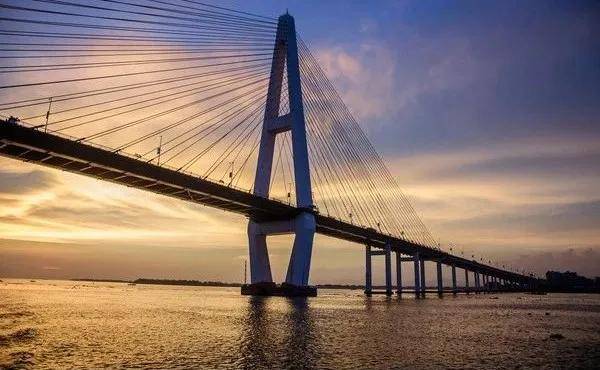汕头海湾大桥,连接濠江区与龙湖区的跨海通道