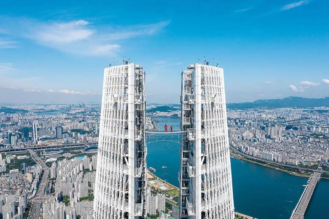 世界第五,韩国第一高楼——乐天世界大厦开放541米高空索桥