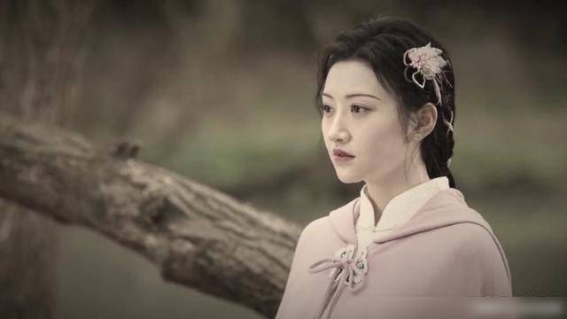 司藤邵琰宽爱的是司藤白英因妒生恨筹谋80年只为复仇