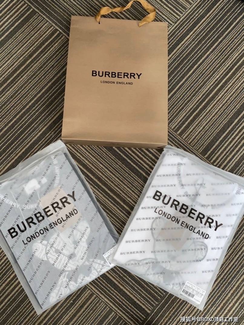 burberryb巴宝莉烫银印花小熊短袖t恤