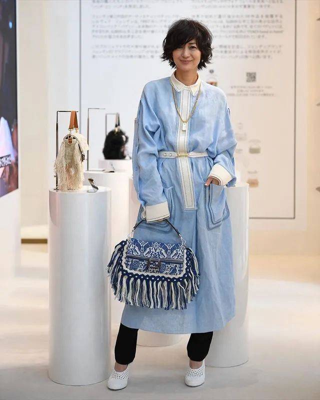 富冈佳子