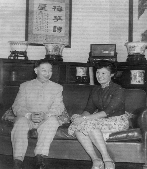 原创京剧名伶言慧珠:一生经历三段婚姻,47岁悬梁自尽无人救她