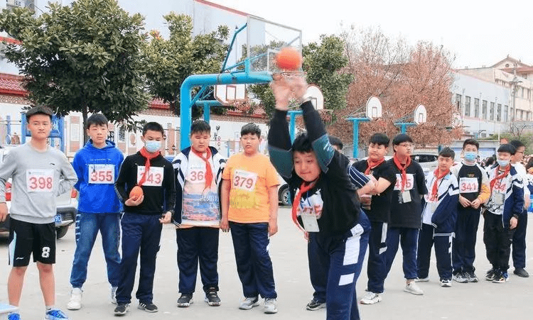 枣庄市峄城区苏堂小学举行春季"阳光体育"田径运动会